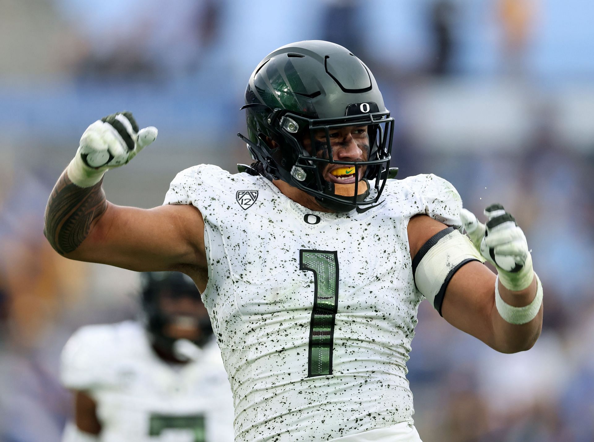 Top 5 college football linebackers in 2022