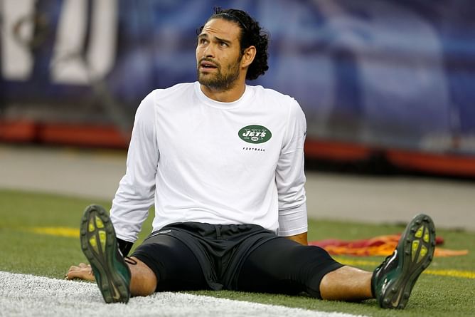 3 NFL QBs who are remembered for one embarrassing moment on the field ft. Mark Sanchez