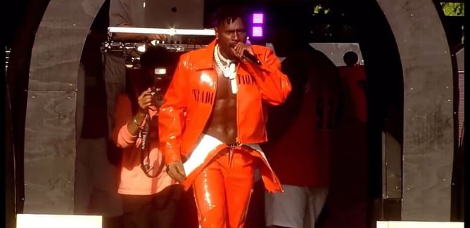 Antonio Brown to perform at the Super Bowl Halftime Show? Free agent WR certainly interested