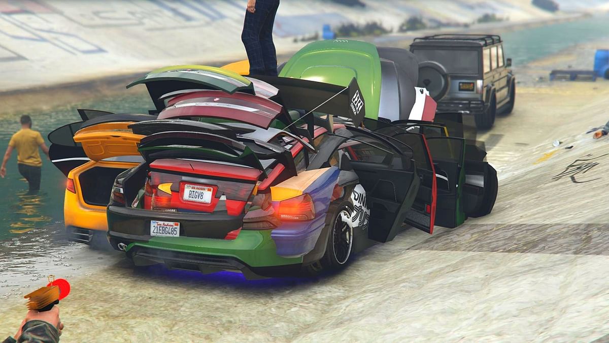 Here's what 18 cars merged together in GTA Online looks like