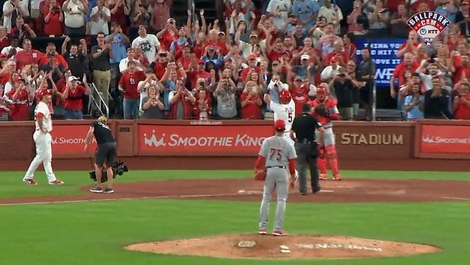 Albert Pujols hits 698th home run in Cardinals' win over Reds