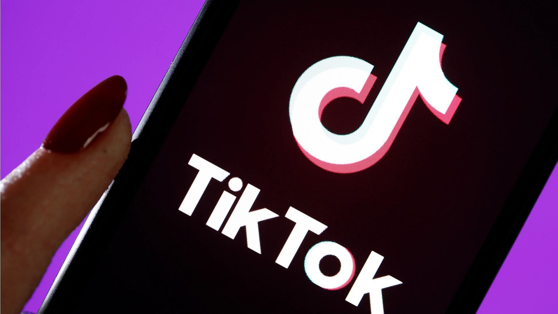 TikTok has been crashing for thousands of users. (Image via Chesnot/Getty)