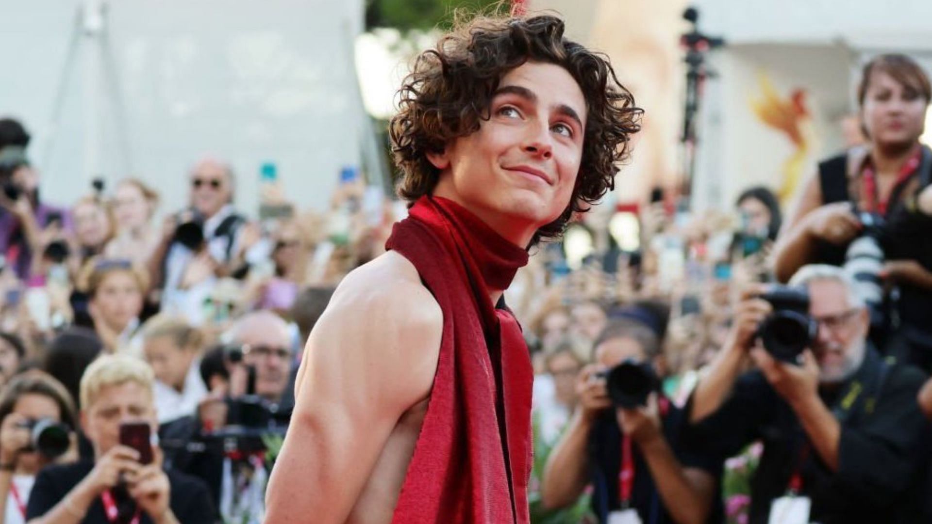 Timothee Chalamet thinks &quot;societal collapse&quot; is in the air because of this social media age. (Image via @iam4nnx28/Twitter)