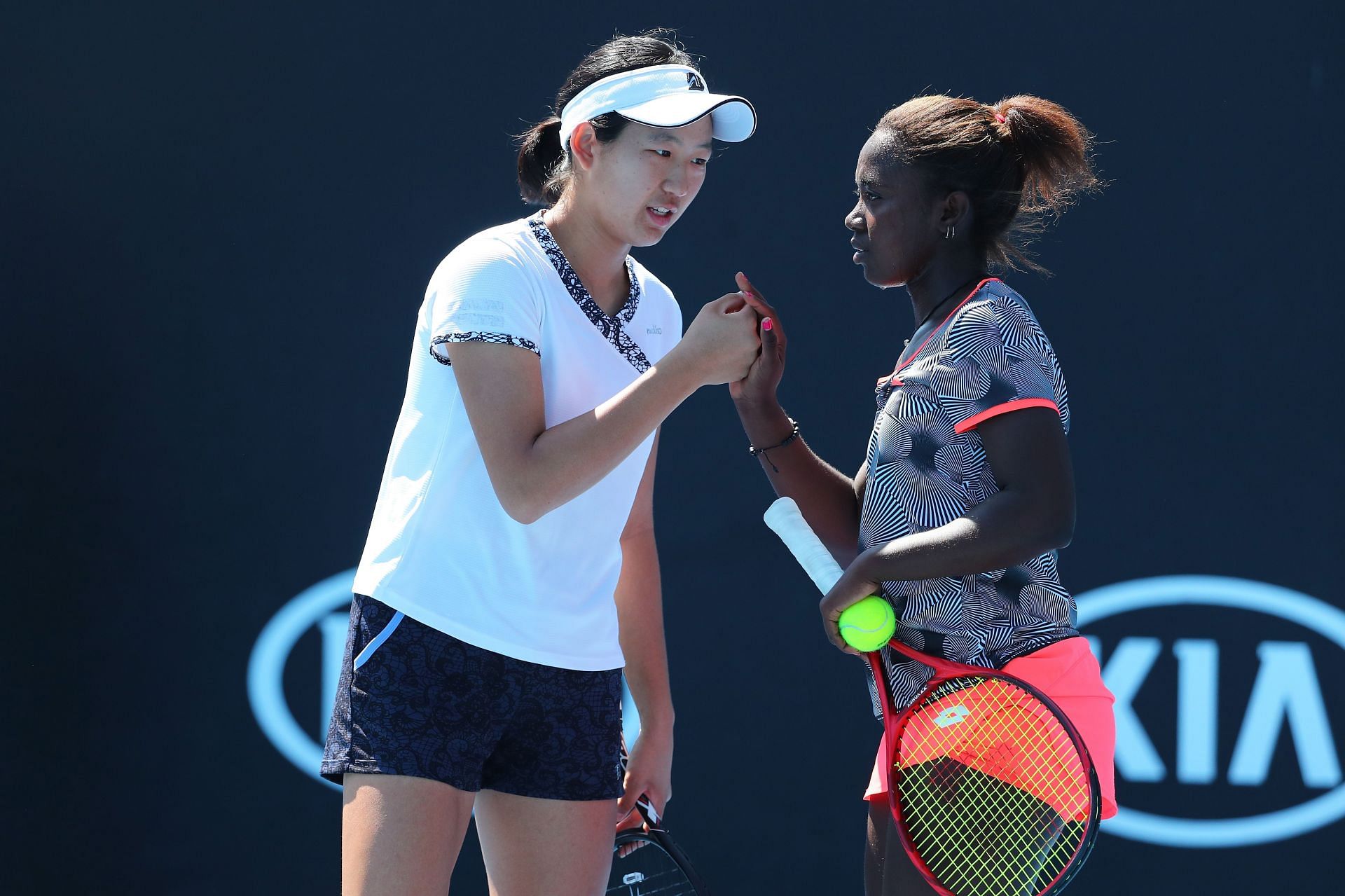 Moyuka Uchijima (L) at the 2019 Australian Open.