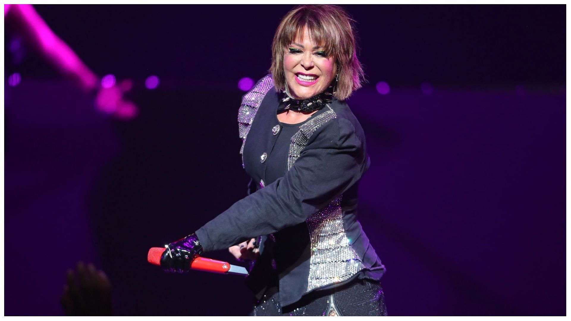 WATCH: Alejandra Guzman falls on stage while performing in Washington DC,  taken to hospital soon after