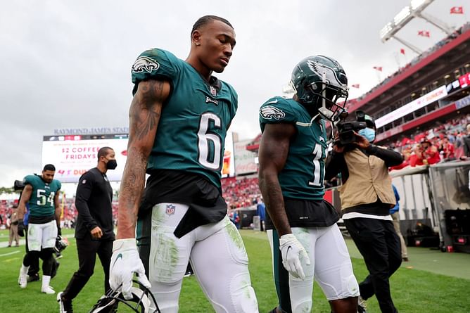 "Thick. Strong legs. Big glutes. Really nice calves. I was salivating over this dude." - Vikings coach cannot get enough of Jalen Reagor's physique