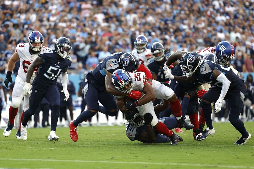 Tennessee Titans vs New York Giants in NFL week one game photos
