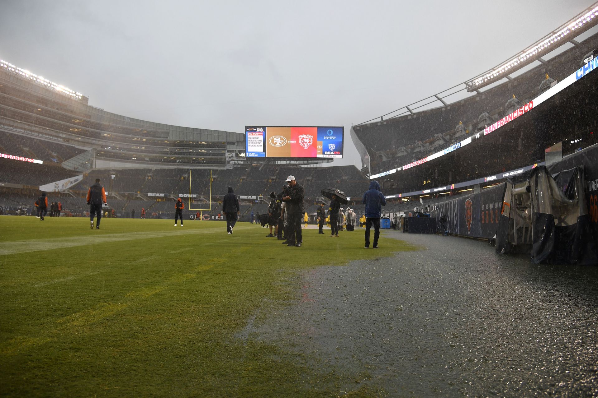 Soldier Field's conditions was so bad players were sliding and cameras were  blurry for Bears-49ers 