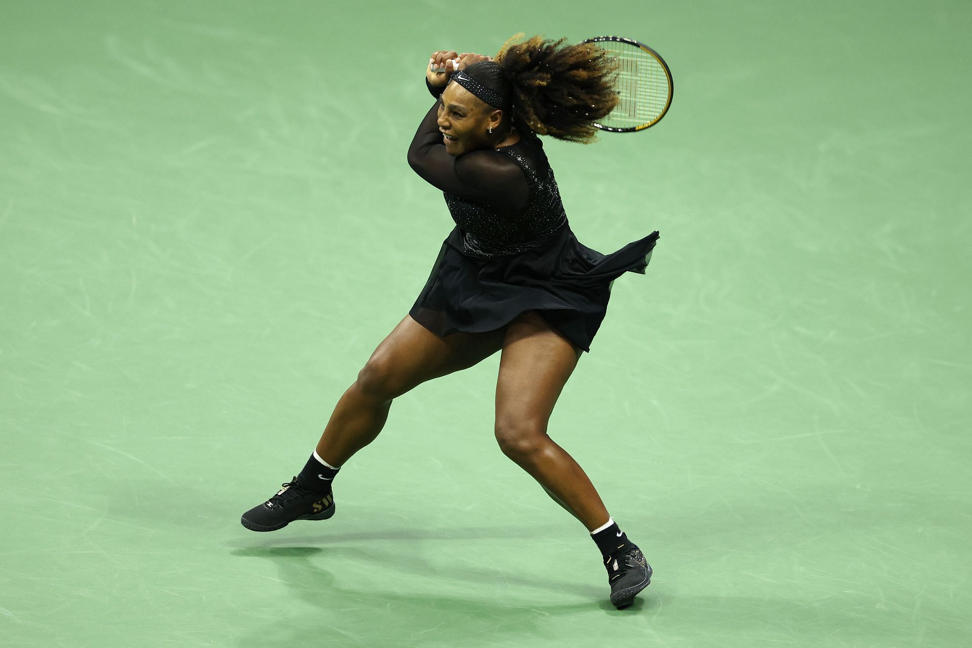 Serena Williams beat Anett Kontaveit in the second round