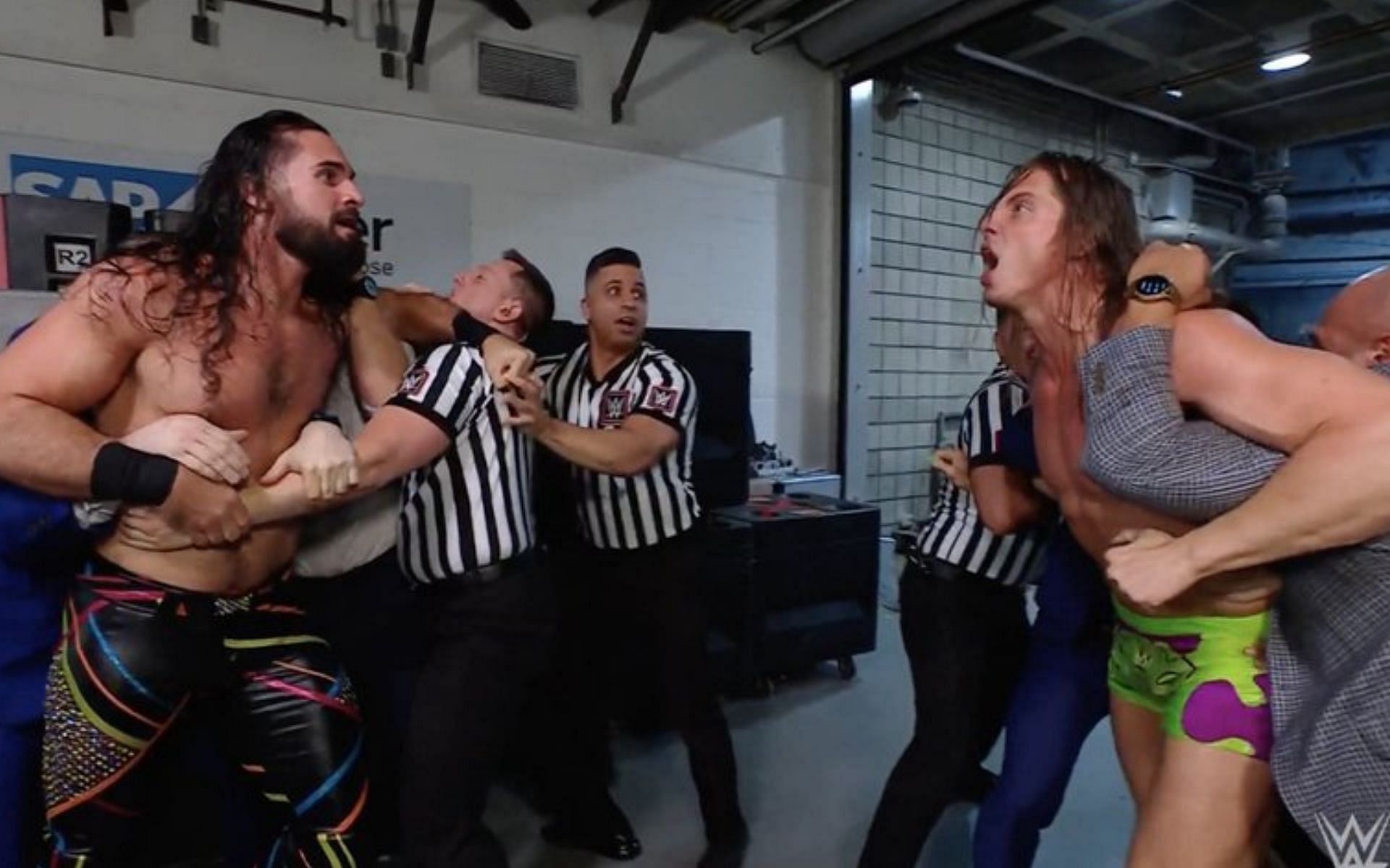 Could Rollins survive in a Fight Pit match with Riddle?