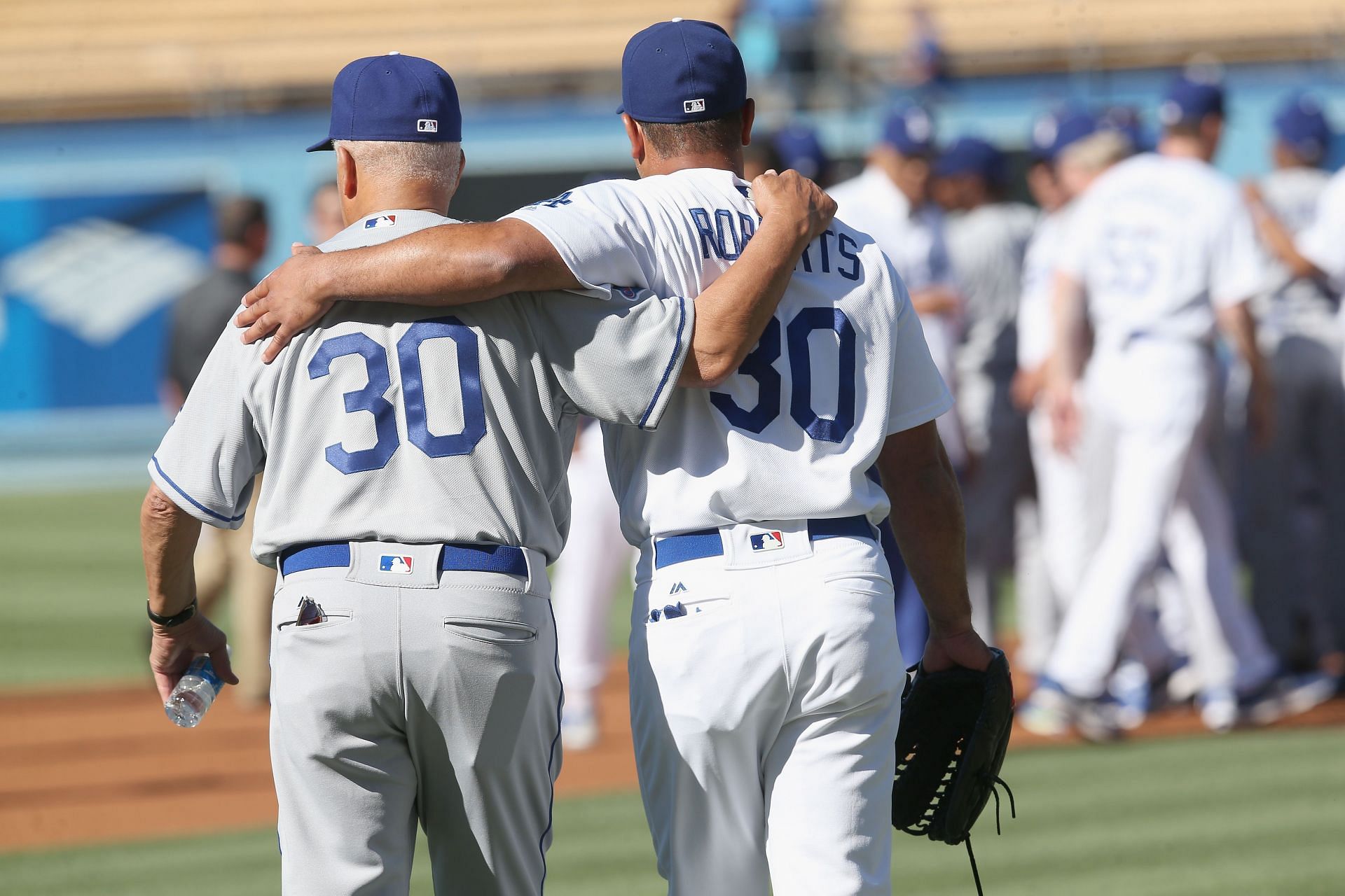 A's and Dodgers fans unite in “Sell the Team” chants at Dodgers