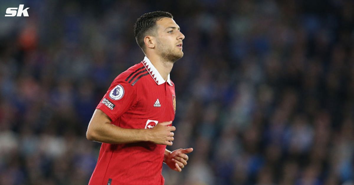 Arsenal legend tells Manchester United sign &lsquo;brilliant player&rsquo; to replace Diogo Dalot