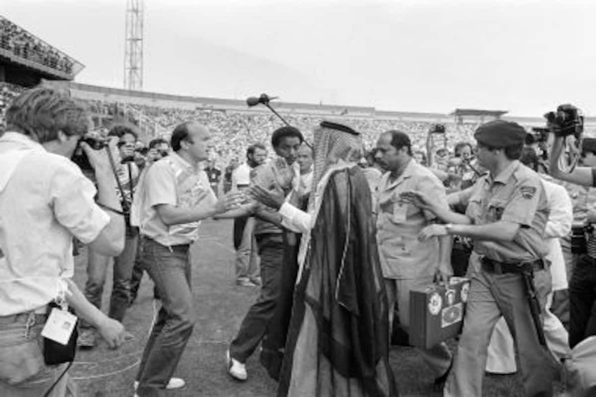 Kuwait prince stops game, France vs Kuwait, 1982