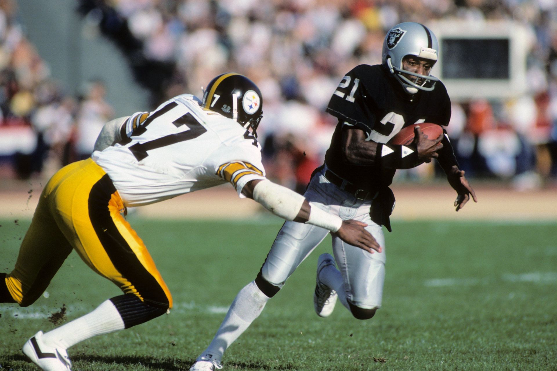 Balance, weapons on offense have Steelers recalling the 1970s