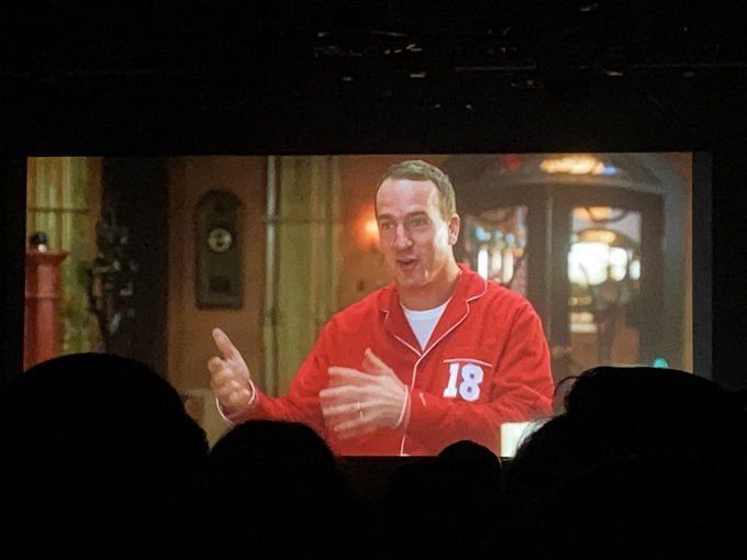 Peyton Manning Appeared In Disneys New Santa Clauses Trailer And Nfl Fans Trolled Him 