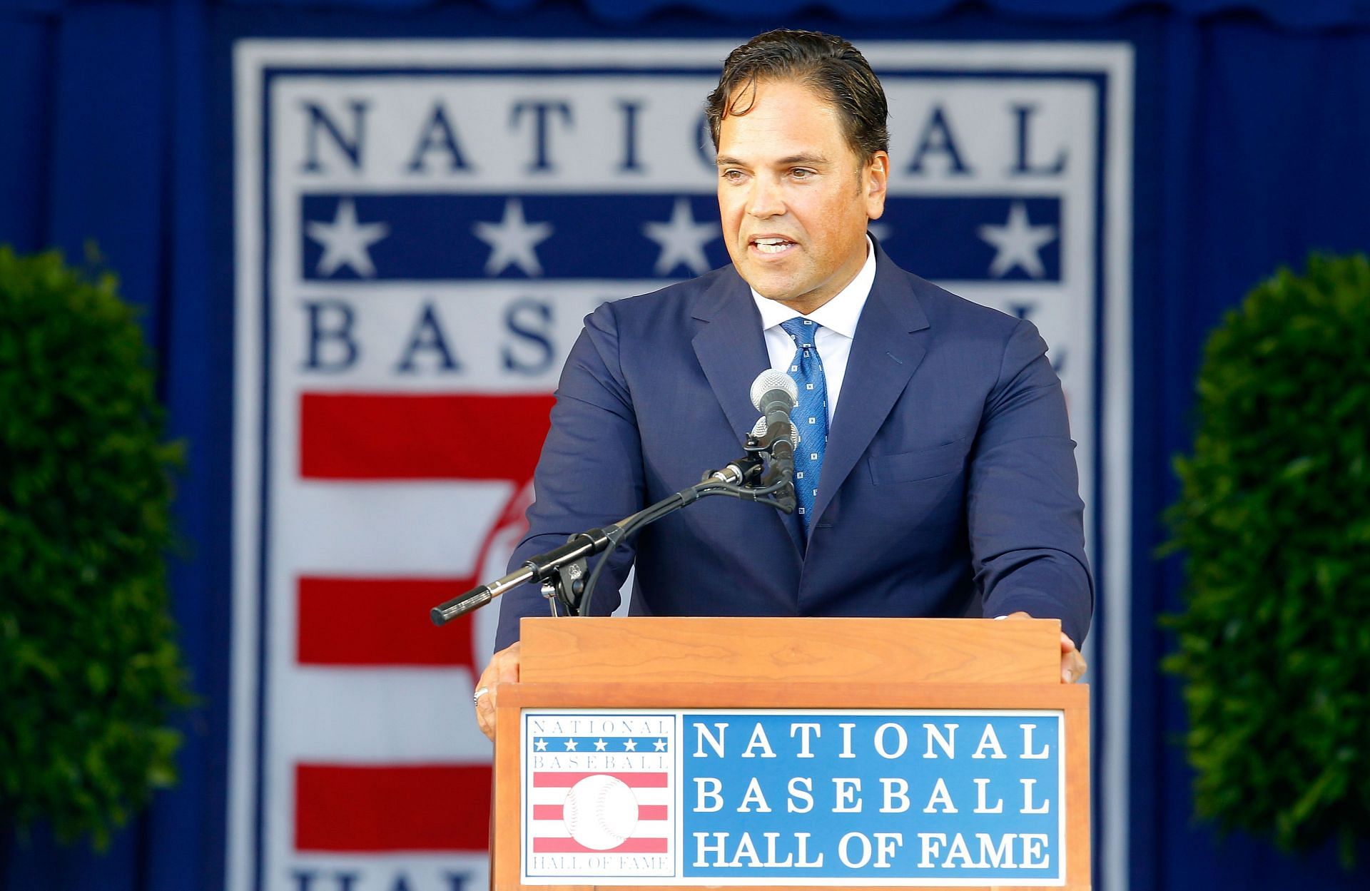 Mike Piazza Had an Insane Appearance on 'Baywatch' 25 Years Ago