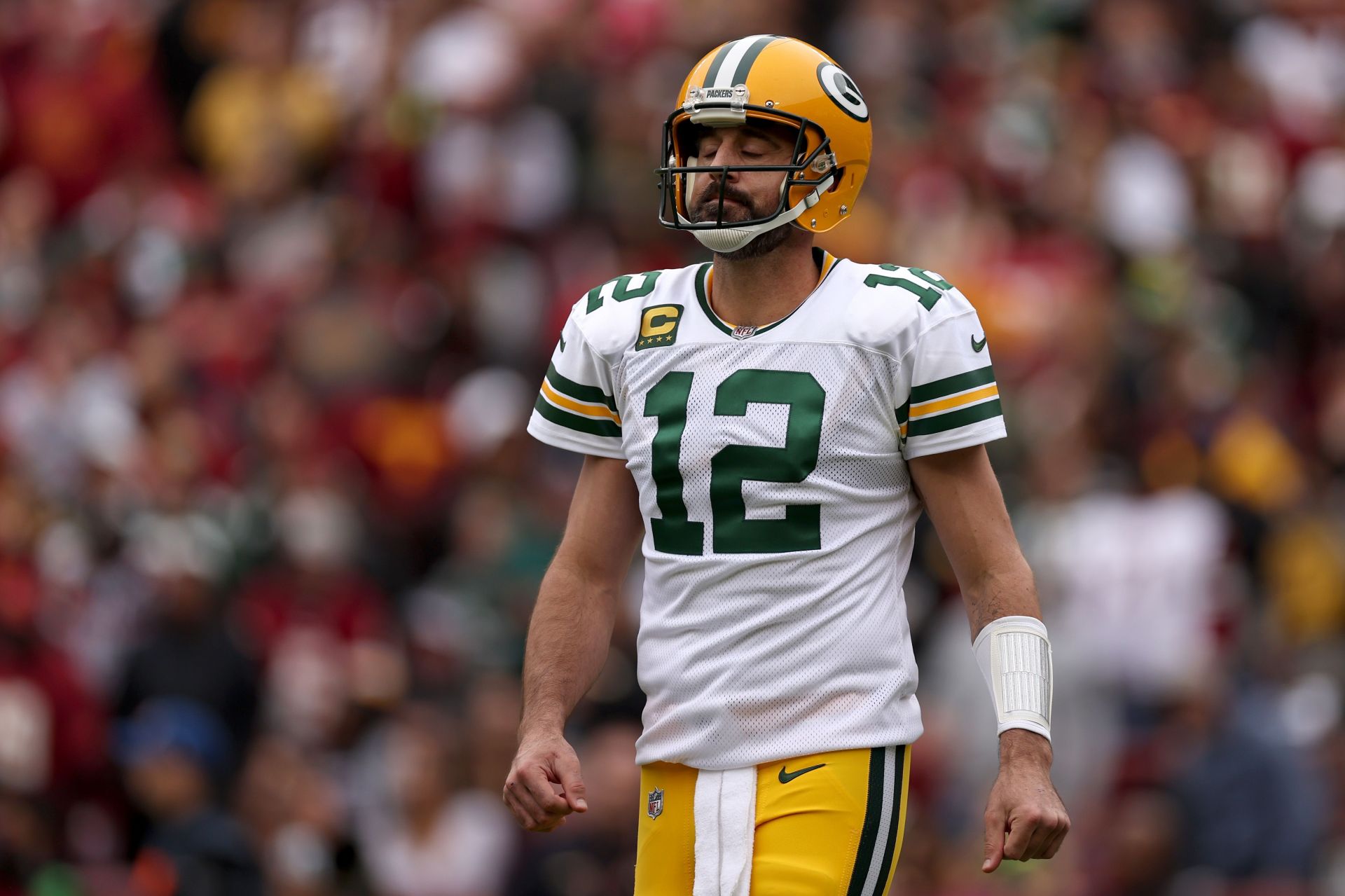 Hey, Aaron Rodgers: Welcome to New Jersey! Please pack some thick skin