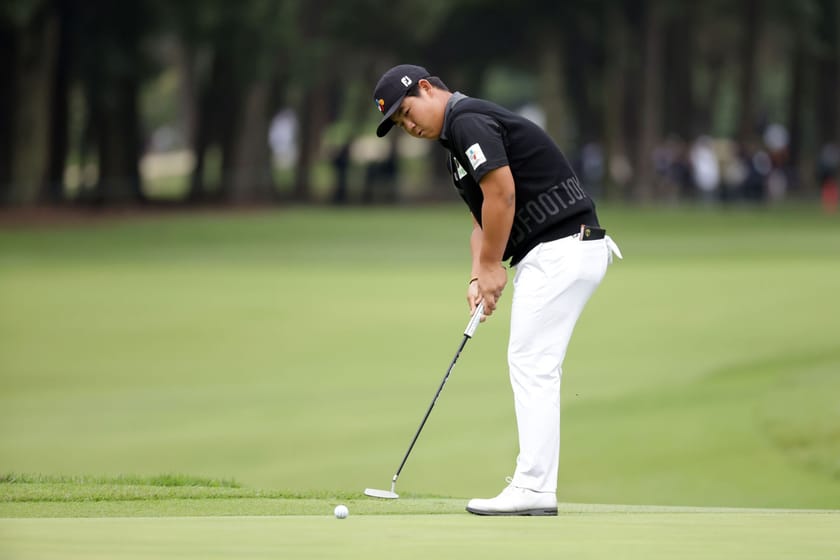 Does Tom Kim use an ultracustom putter?