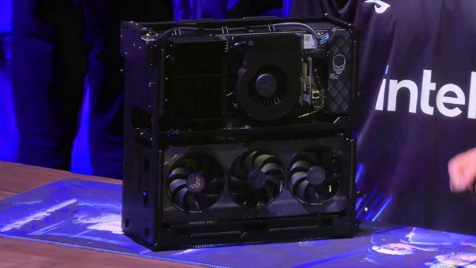 A new NUC model has been shown at Twitchcon (Image via Intel)