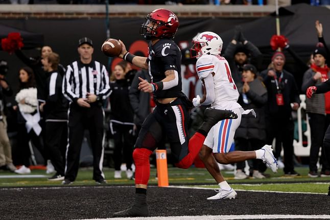 Cincinnati Bearcats vs SMU Mustangs Prediction, Picks, and Odds - October 22 | NCAA Football Season 2022