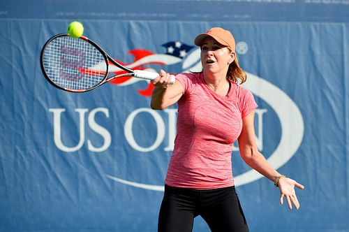 Chris Evert Hosts Tennis Clinic