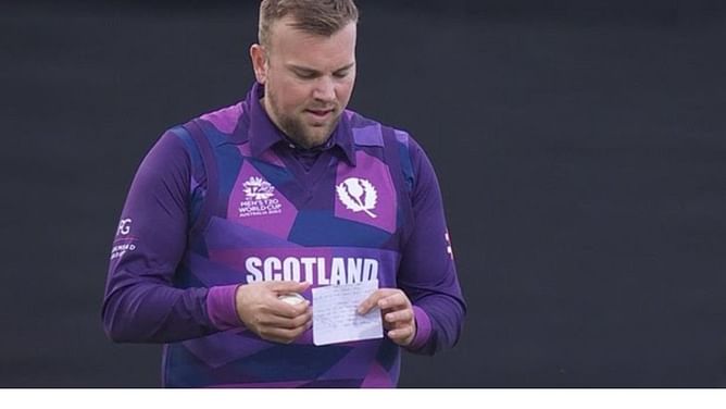 T20 World Cup 2022: [Watch] Wasim Akram's hilarious take on Mark Watt carrying a piece of paper during SCO-WI game