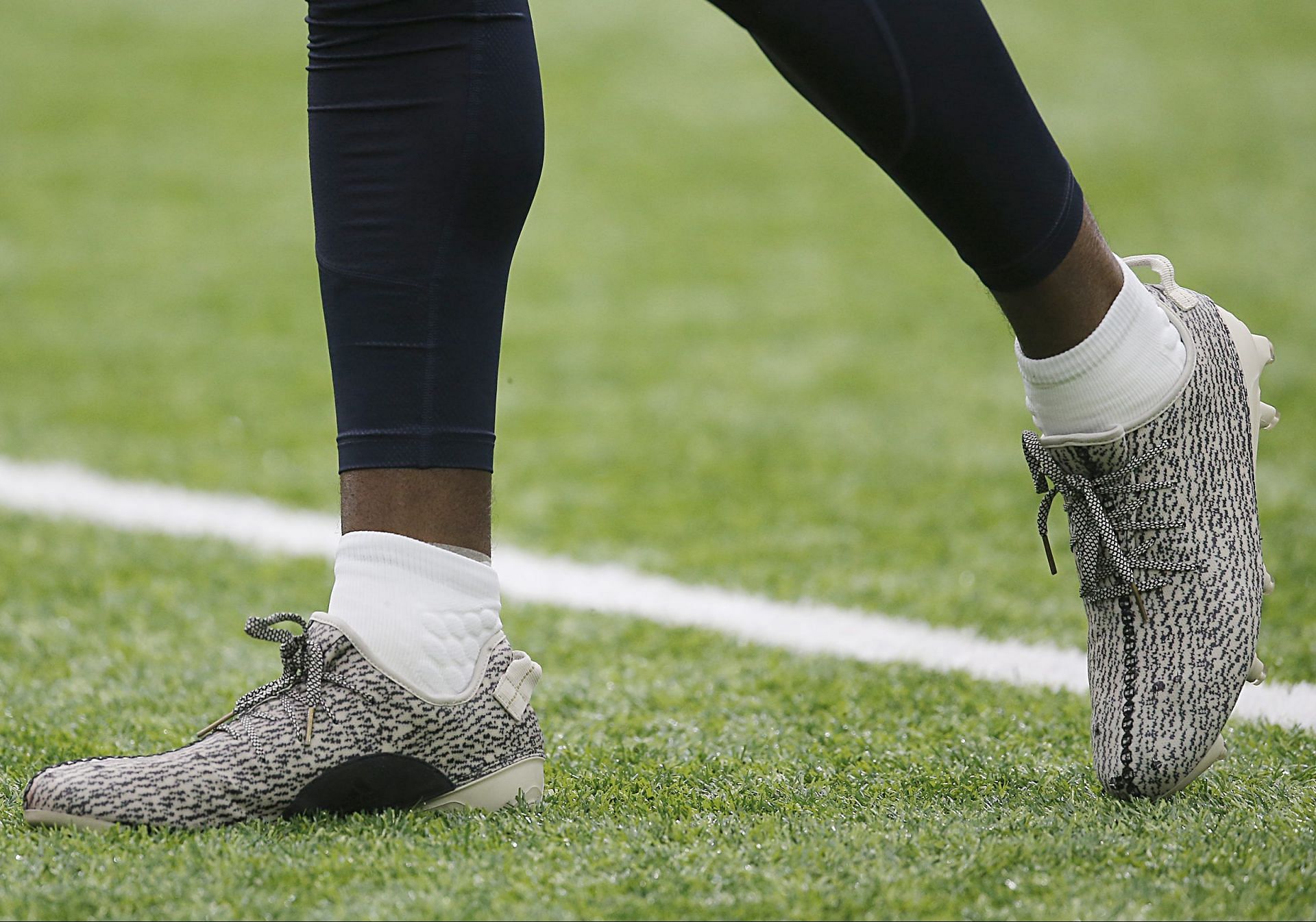 DeAndre Hopkins wearing the Yeezy Boost 350 (Image via Getty)