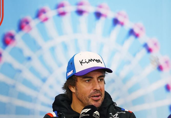 Fernando Alonso expects 'very, very tight' battle with McLaren by 2022 F1 season's end