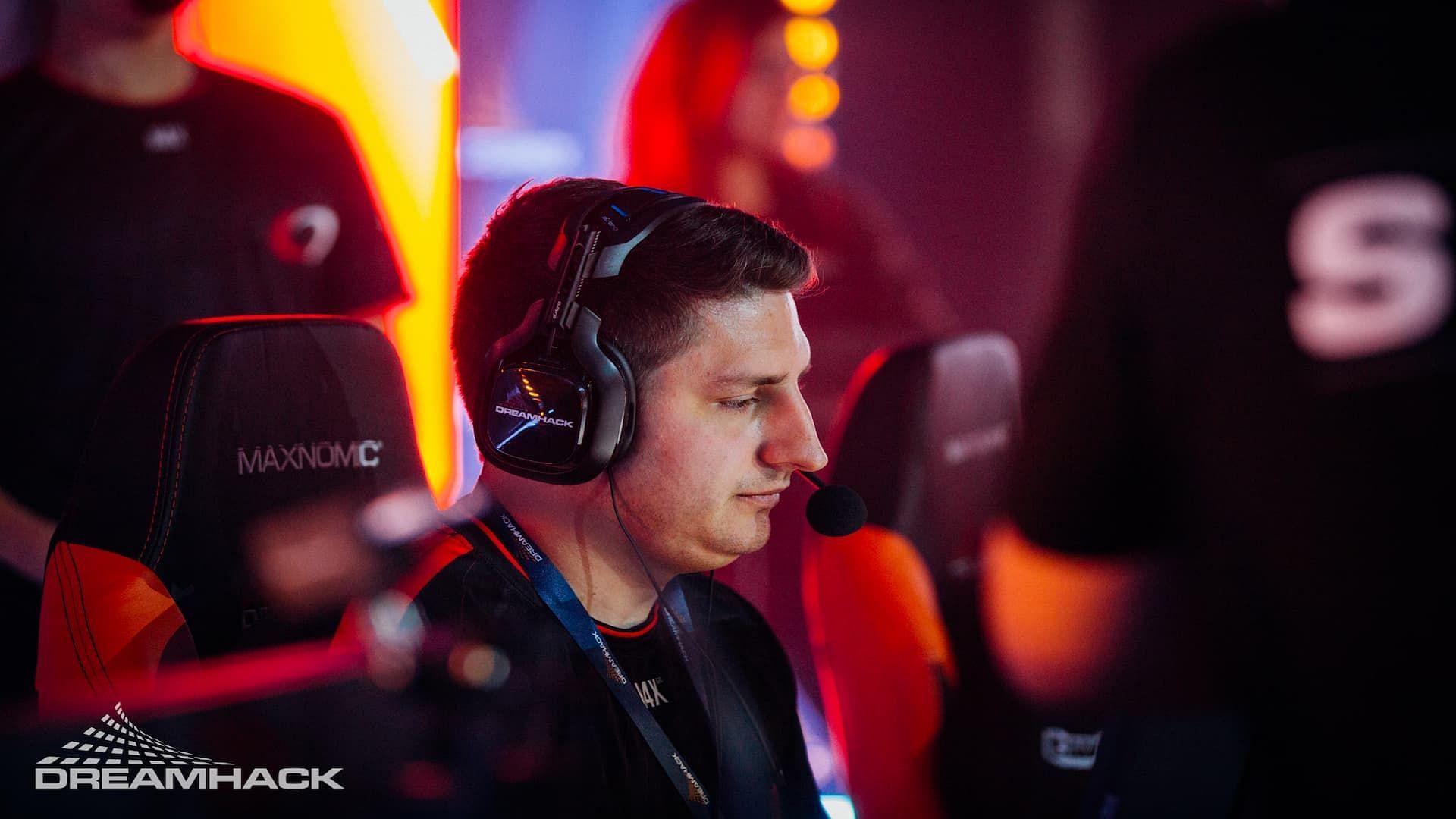 Dephh could soon be seen wearing Sentinels colors (Image via Dreamhack)
