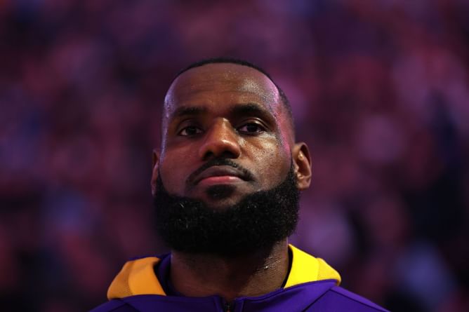 “We’re not a team that’s constructed of great shooting” – LeBron James believes Warriors deliberately gave the Lakers uncontested 3 pt. shots as they lack shooting depth