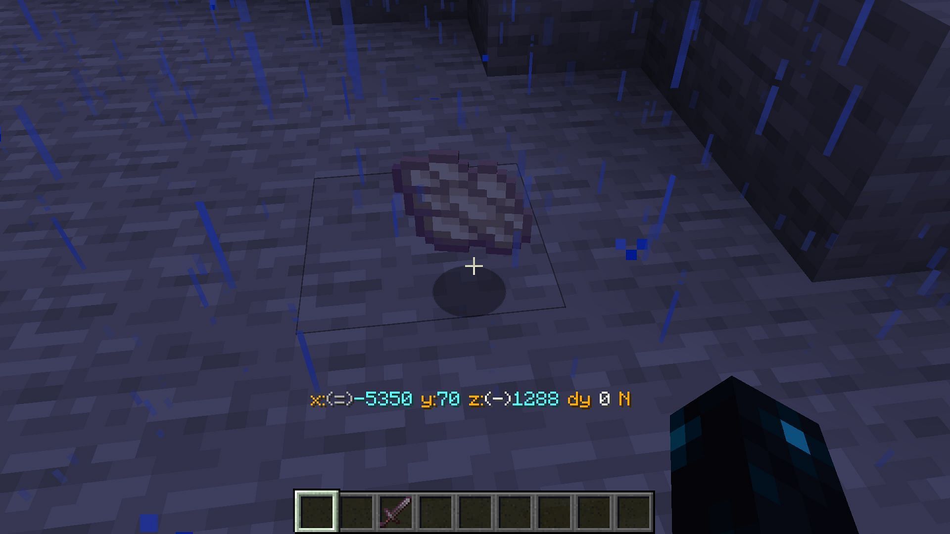 Cats have a 70% chance of giving players a gift after they wake in Minecraft (Image via Mojang)