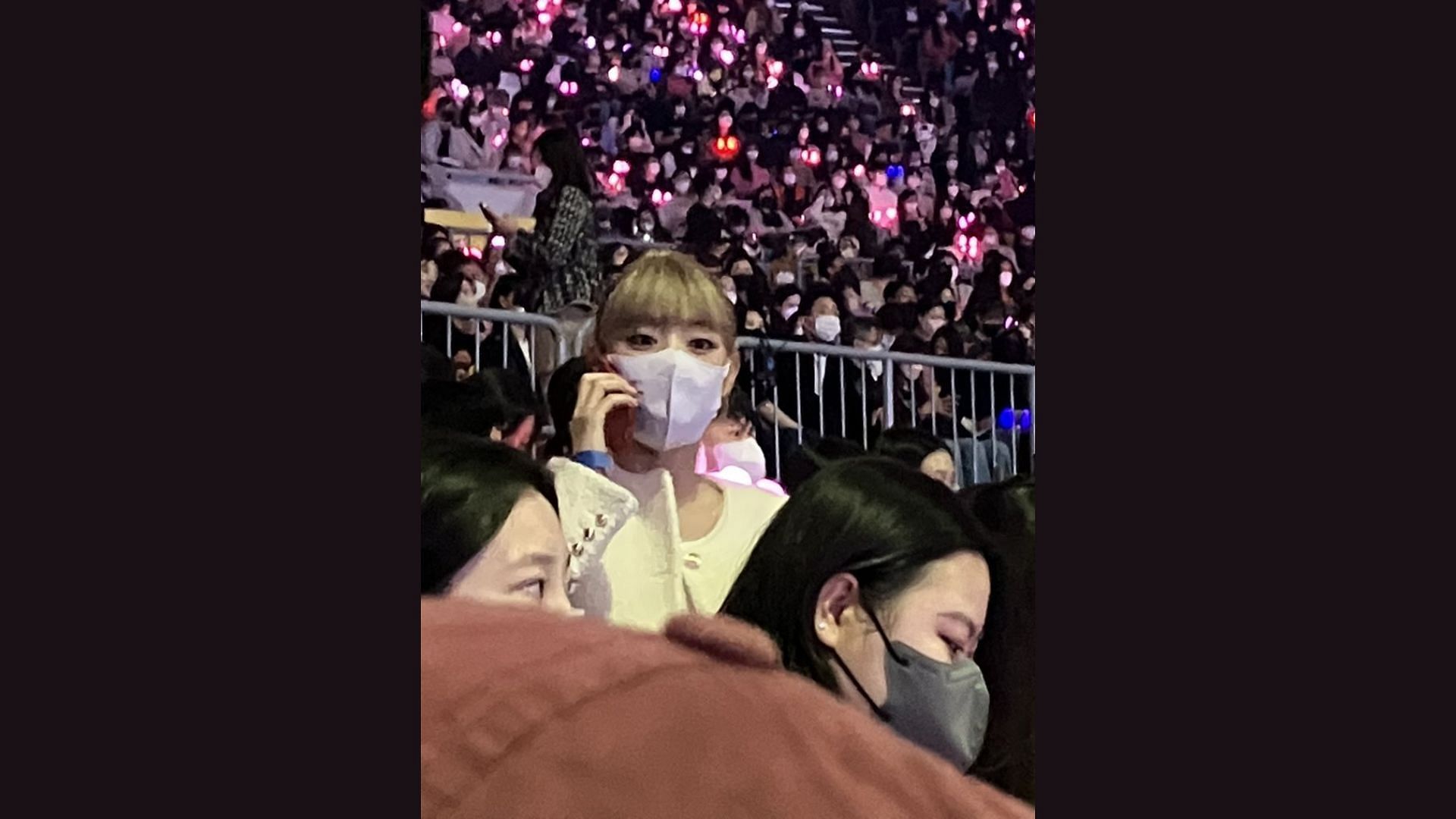 (G) I-DLE&#039;s Minnie, who is exceptionally close to Lisa, was spotted at the Born Pink Concert (Image via Twitter/ariesIili)