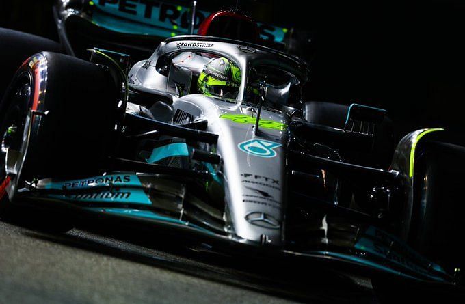 Lewis Hamilton furious at Mercedes over tire choice