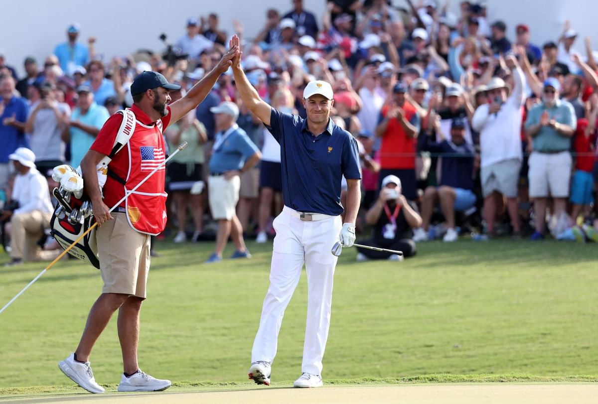 Who is Jordan Spieth's caddie?