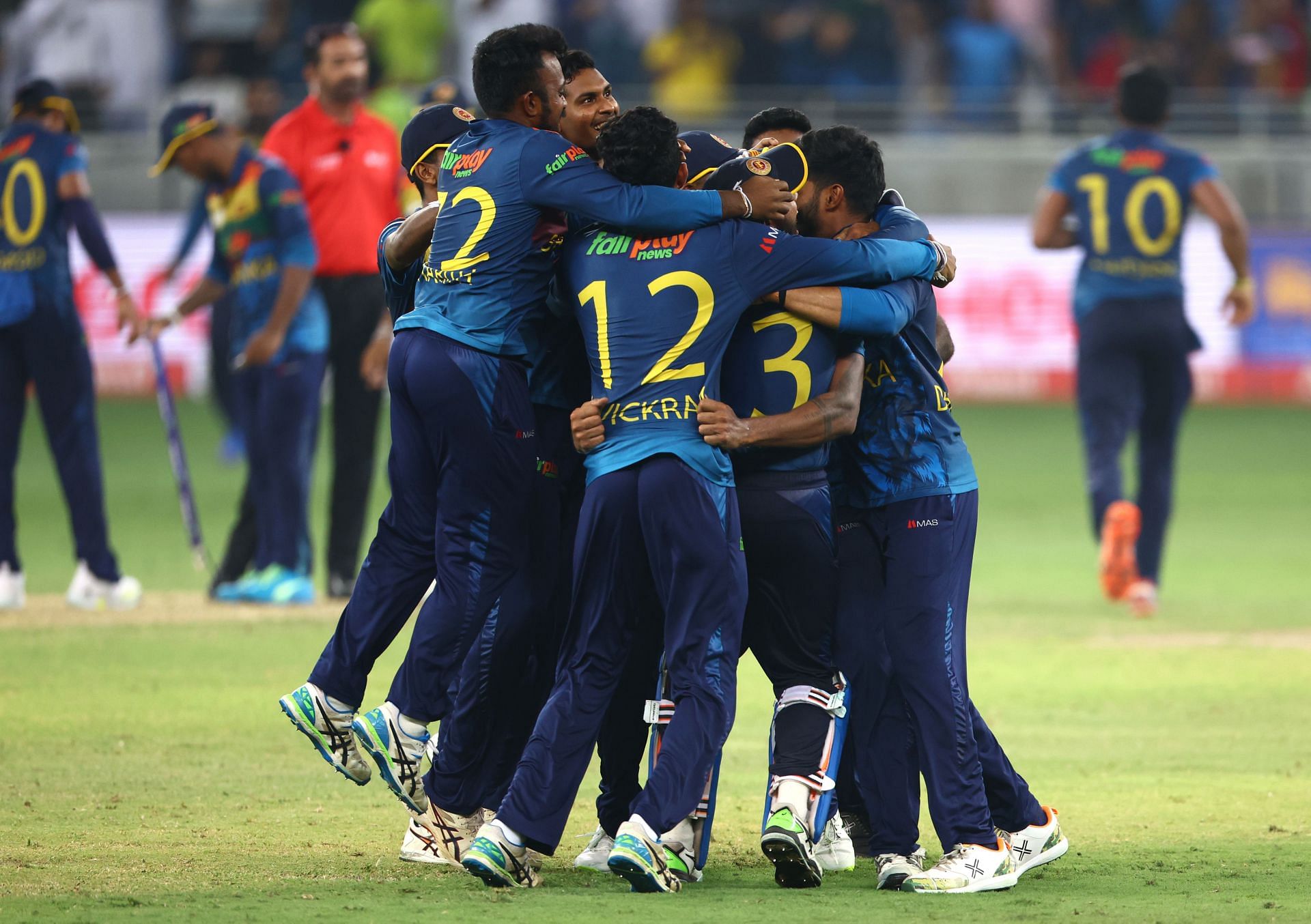 Sri Lanka celebrates winning the 2022 Asia Cup. (Credit: Getty)