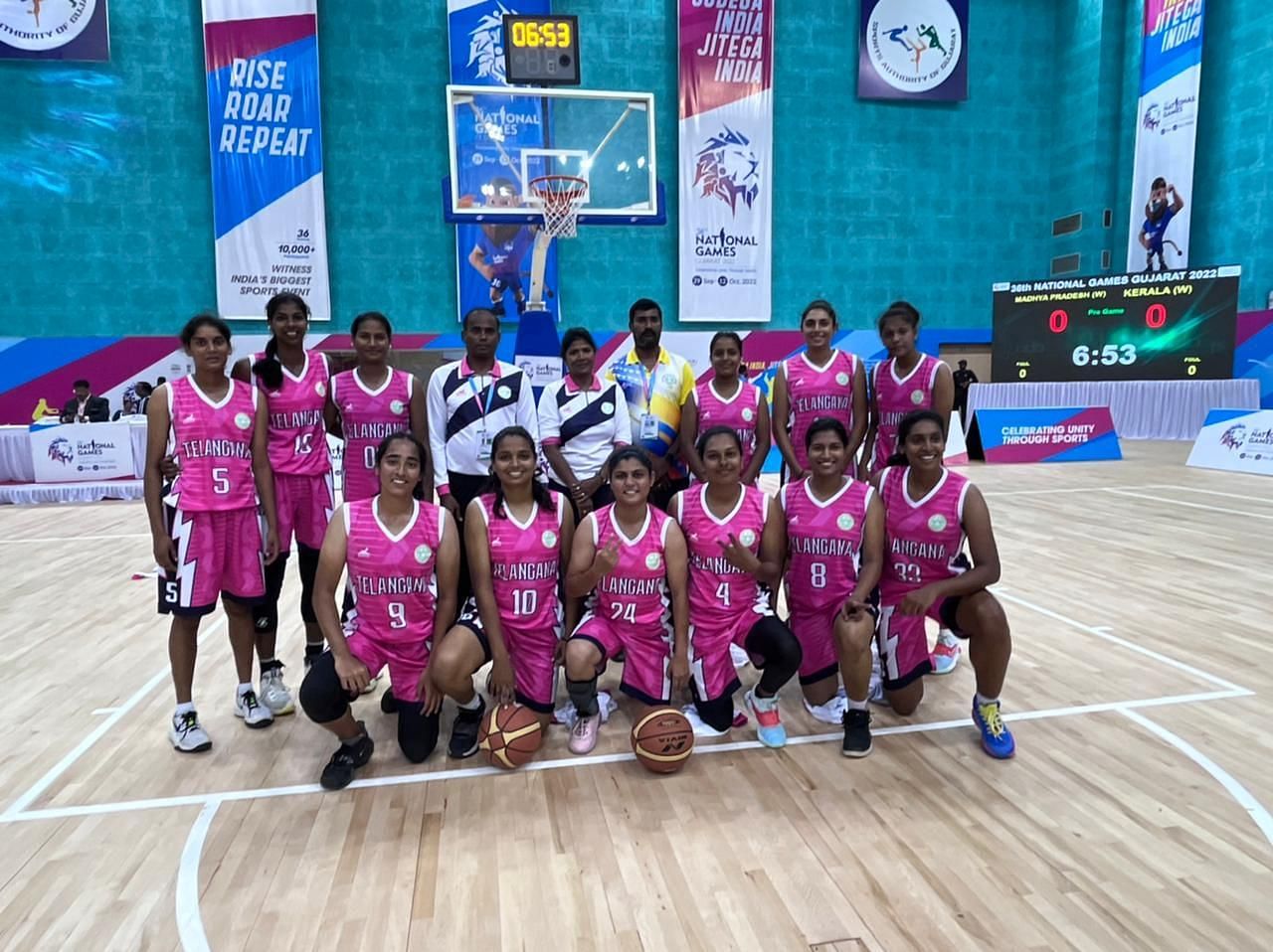 महिला 5*5 बास्केटबॉल गोल्ड विजेता तेलंगाना की टीम।