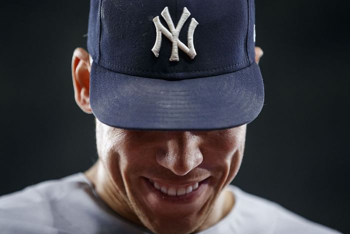 LOOK: Yankees' Aaron Judge flashes new, perfect smile at spring