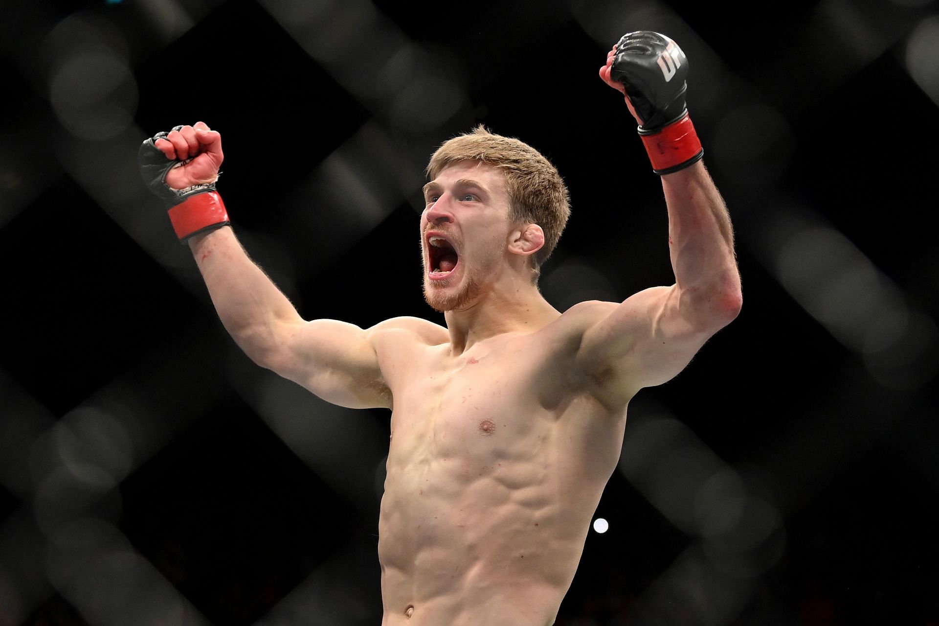 Arnold Allen could claim a featherweight title shot if he can win his tenth fight in a row this weekend