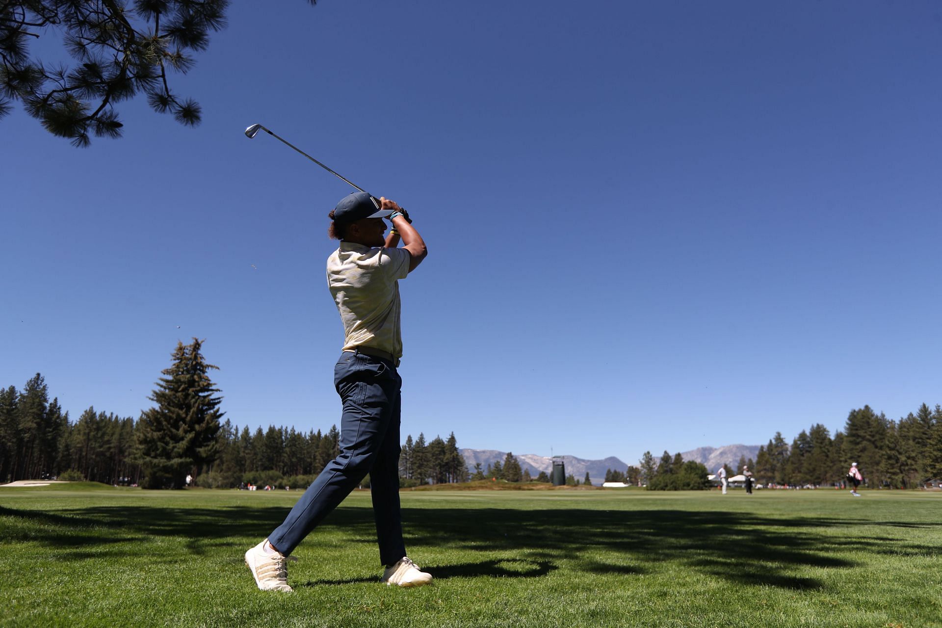 Patrick Mahomes golf swing