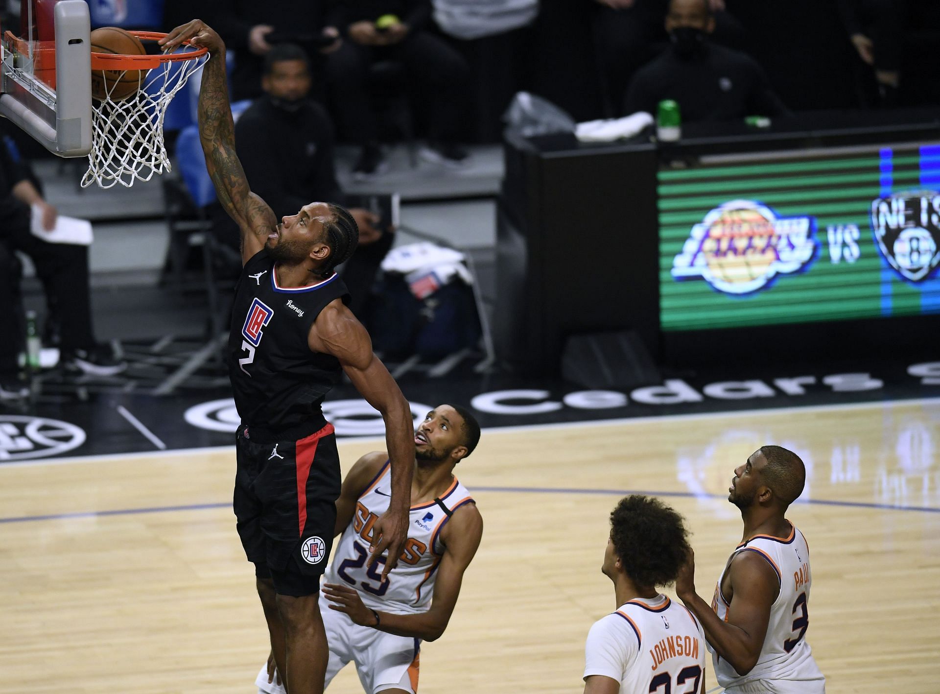 Phoenix Suns v Los Angeles Clippers