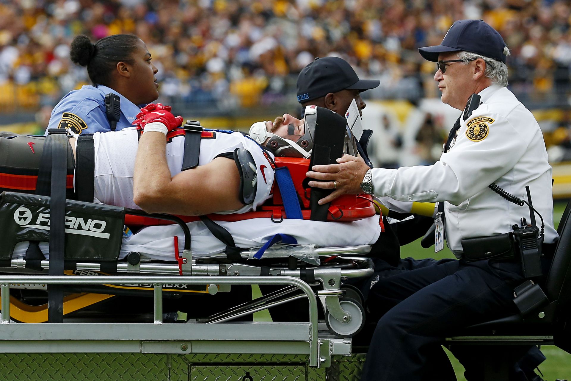 Bucs TE Cameron Brate leaves game on a stretcher after scary hit