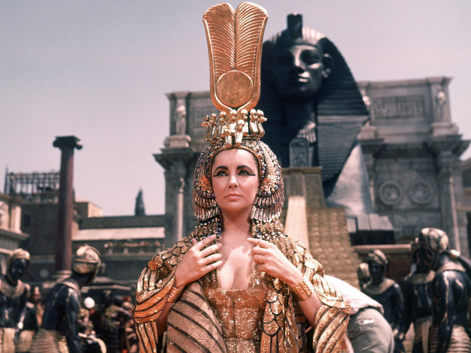 Elizabeth Taylor as and in Cleopatra (Image via 20th Century Studios)