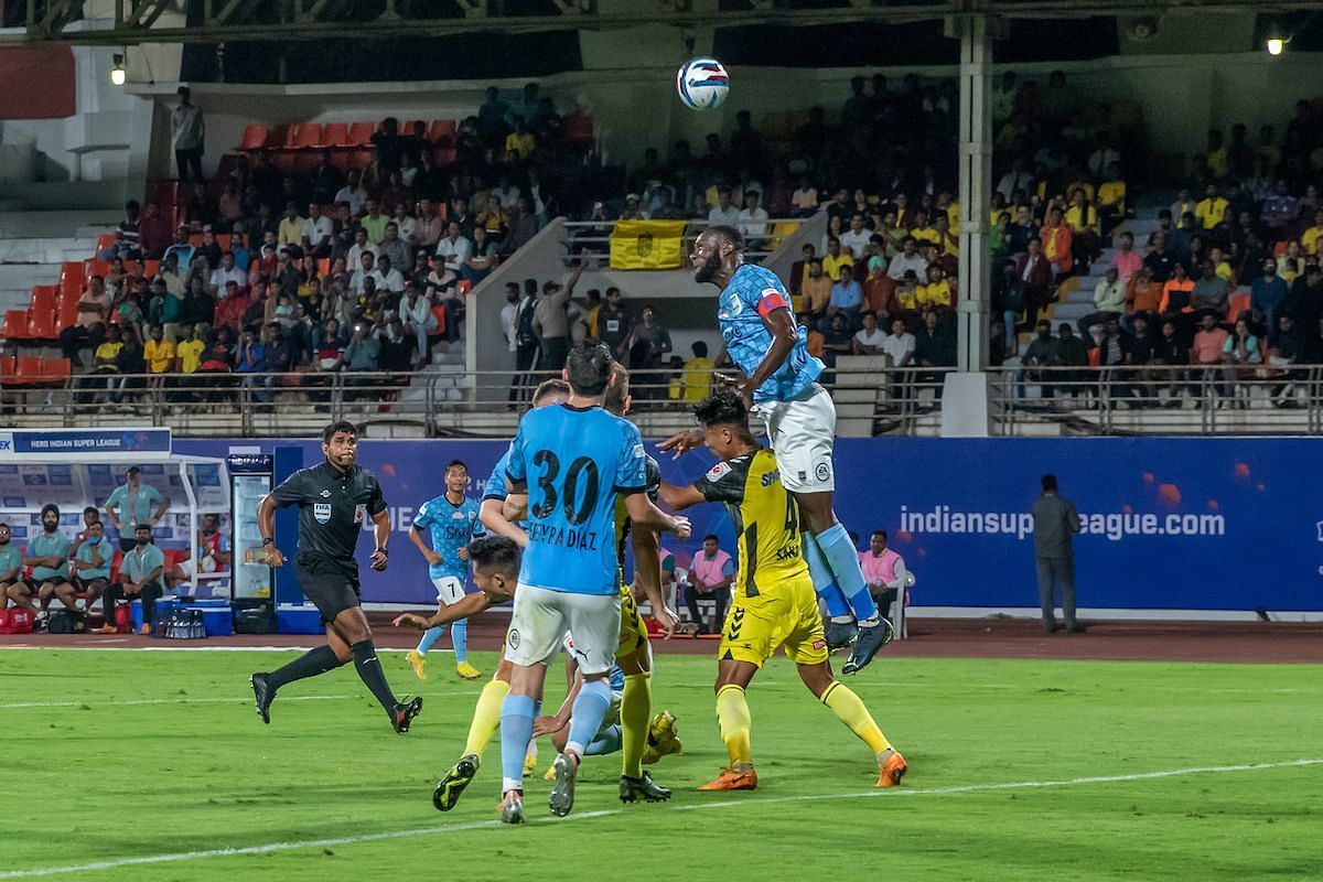Mumbai City FC skipper Mourtada Fall didn&#039;t have the best game today. (Image courtesy: ISL Media)