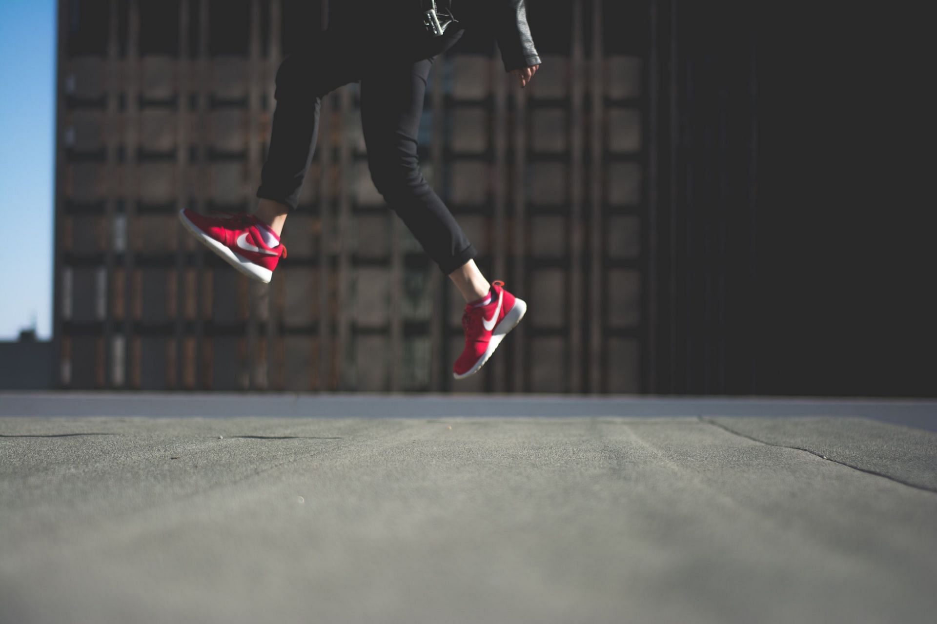 Jumping jacks are one of the most effective exercise to burn calories. (Image via Unsplash / Redd)