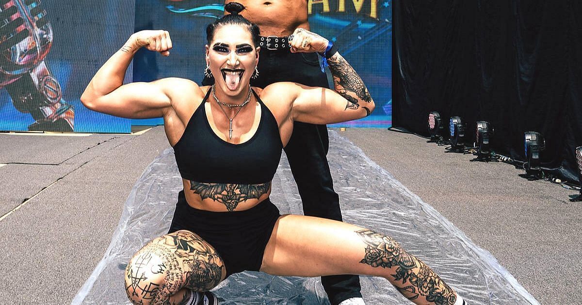 Rhea Ripley powerslams 290pound male WWE Superstar on RAW