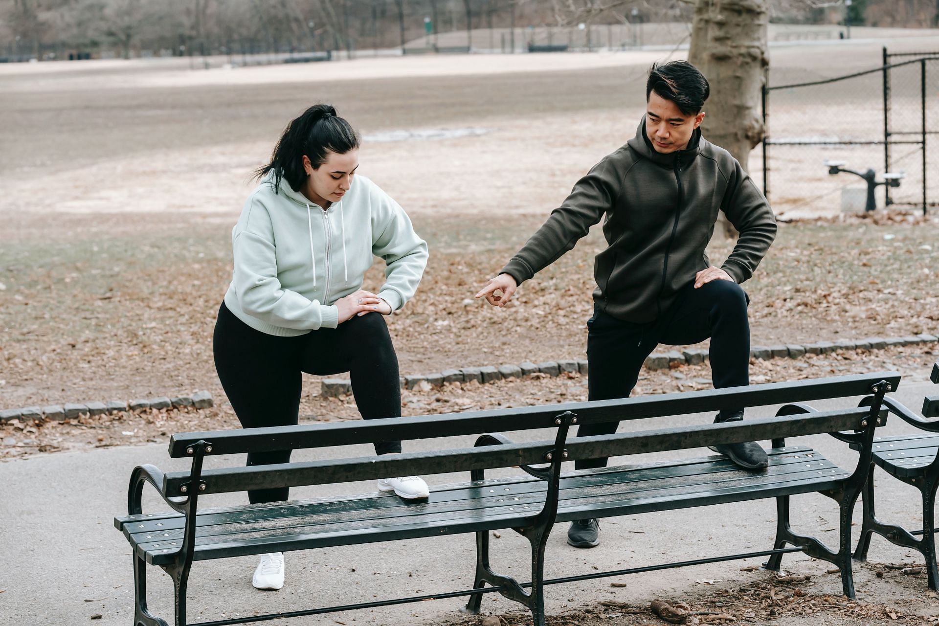 6 Best Leg Exercises for Beginners to Do with Park Bench