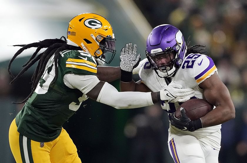 Packers' Quay Walker ejected after shoving Bills coach on sideline