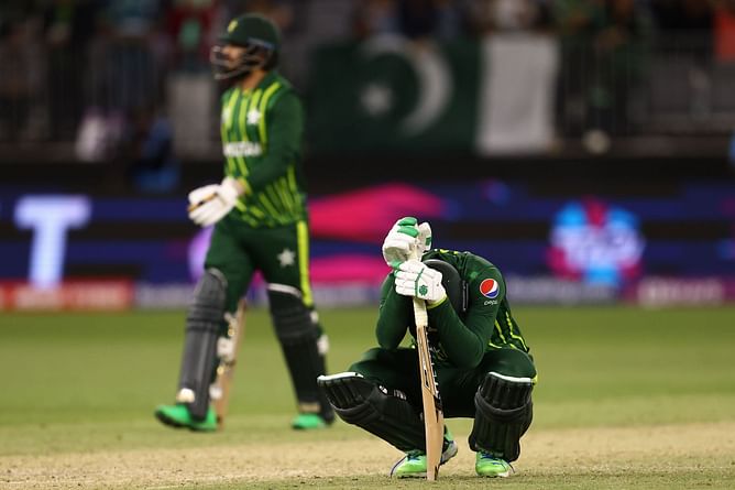 T20 World Cup 2022: "We have some personal goals and we will achieve that first"- Kamran Akmal slams Pakistan after their embarrassing loss to Zimbabwe