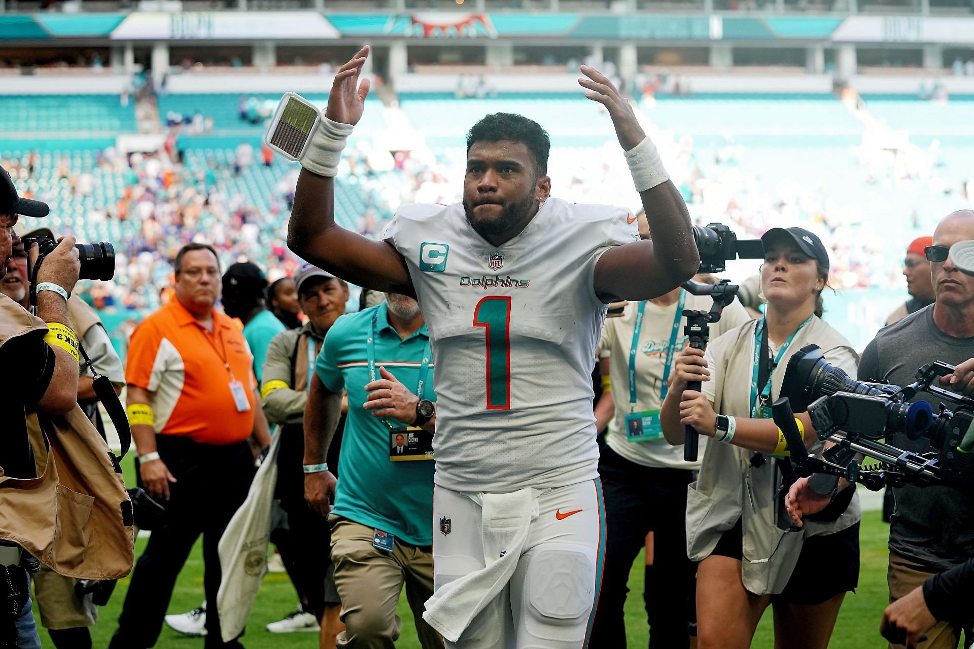 Tua Tagovailoa suffers scary injury in Miami Dolphins game at