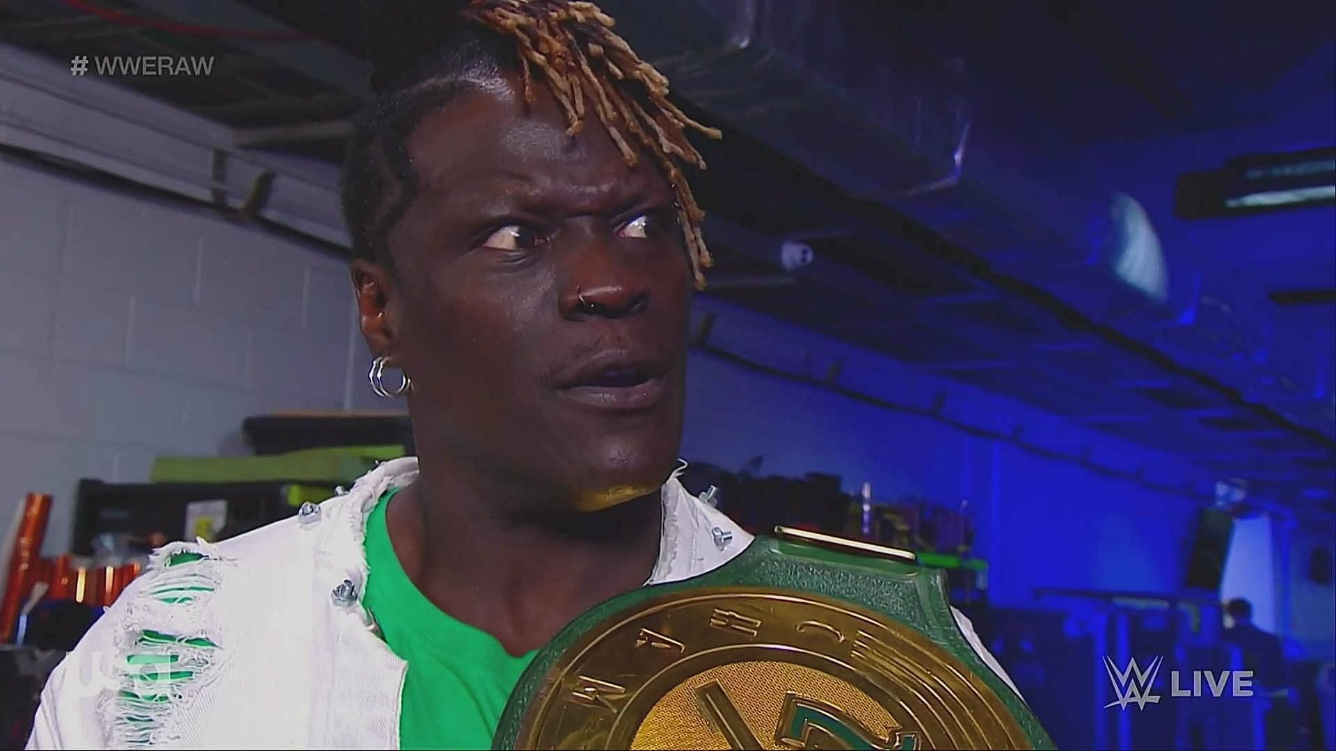 R-Truth is now in a tag team with fellow WWE legend!